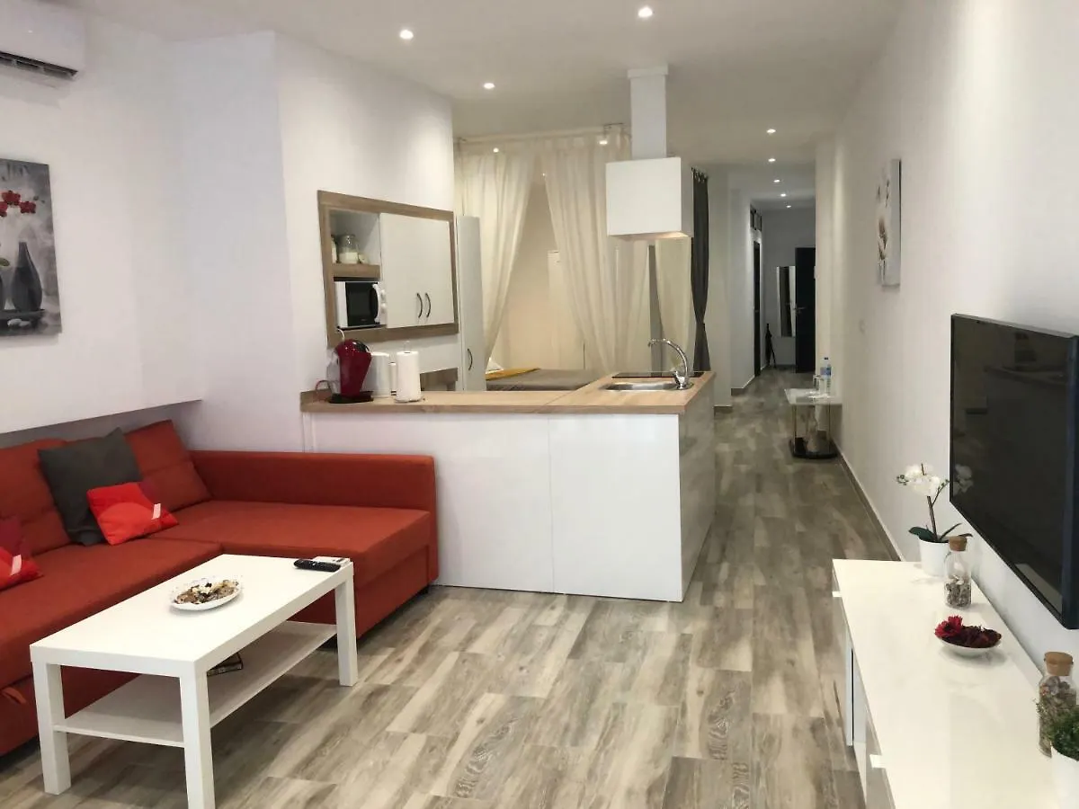Cozy Apartment In The Heart Of Torremolinos contacts
